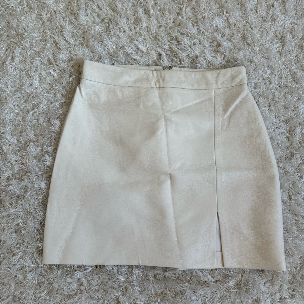 Aritzia skirt